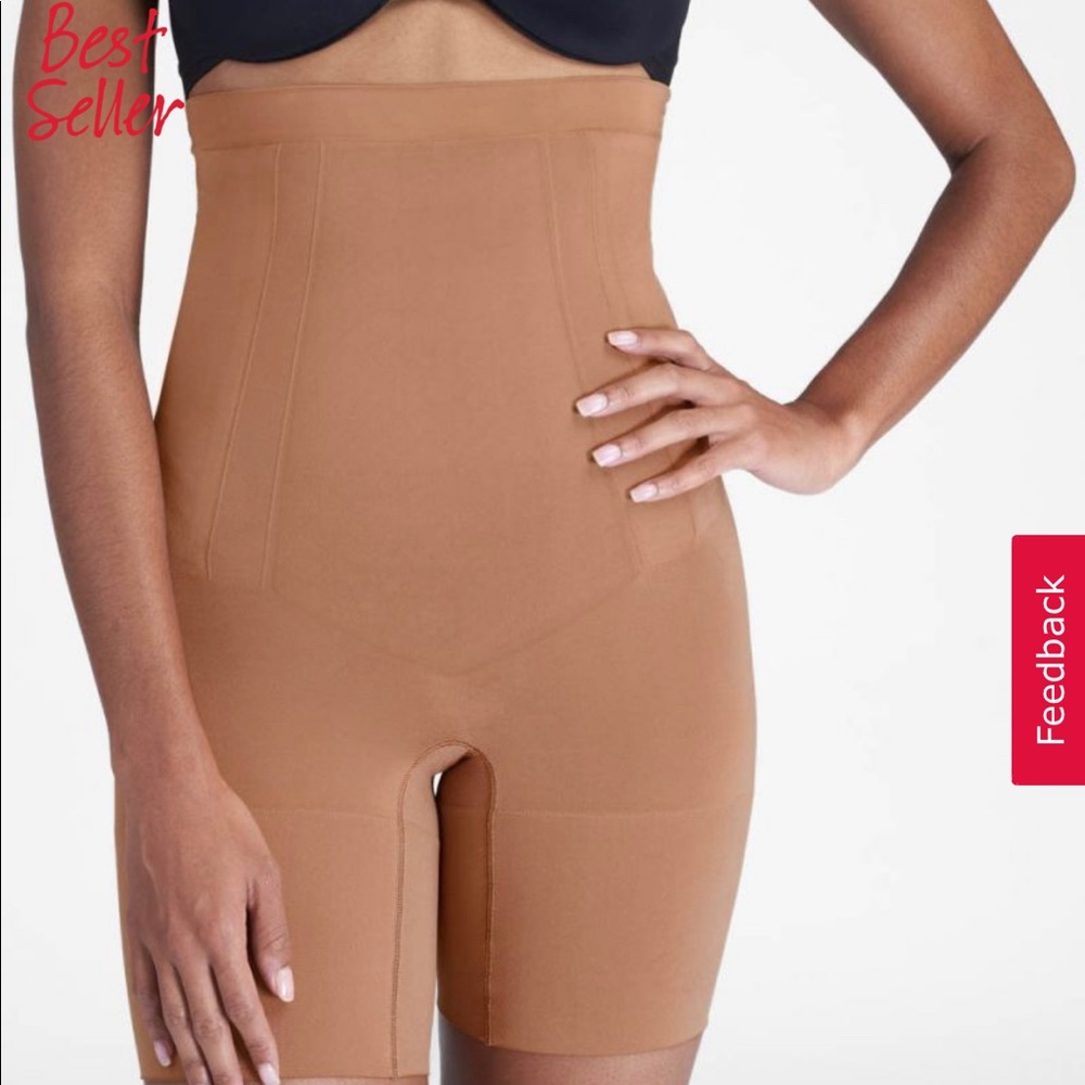 LIKE NEW OnCore High-Waisted Mid-Thigh Short